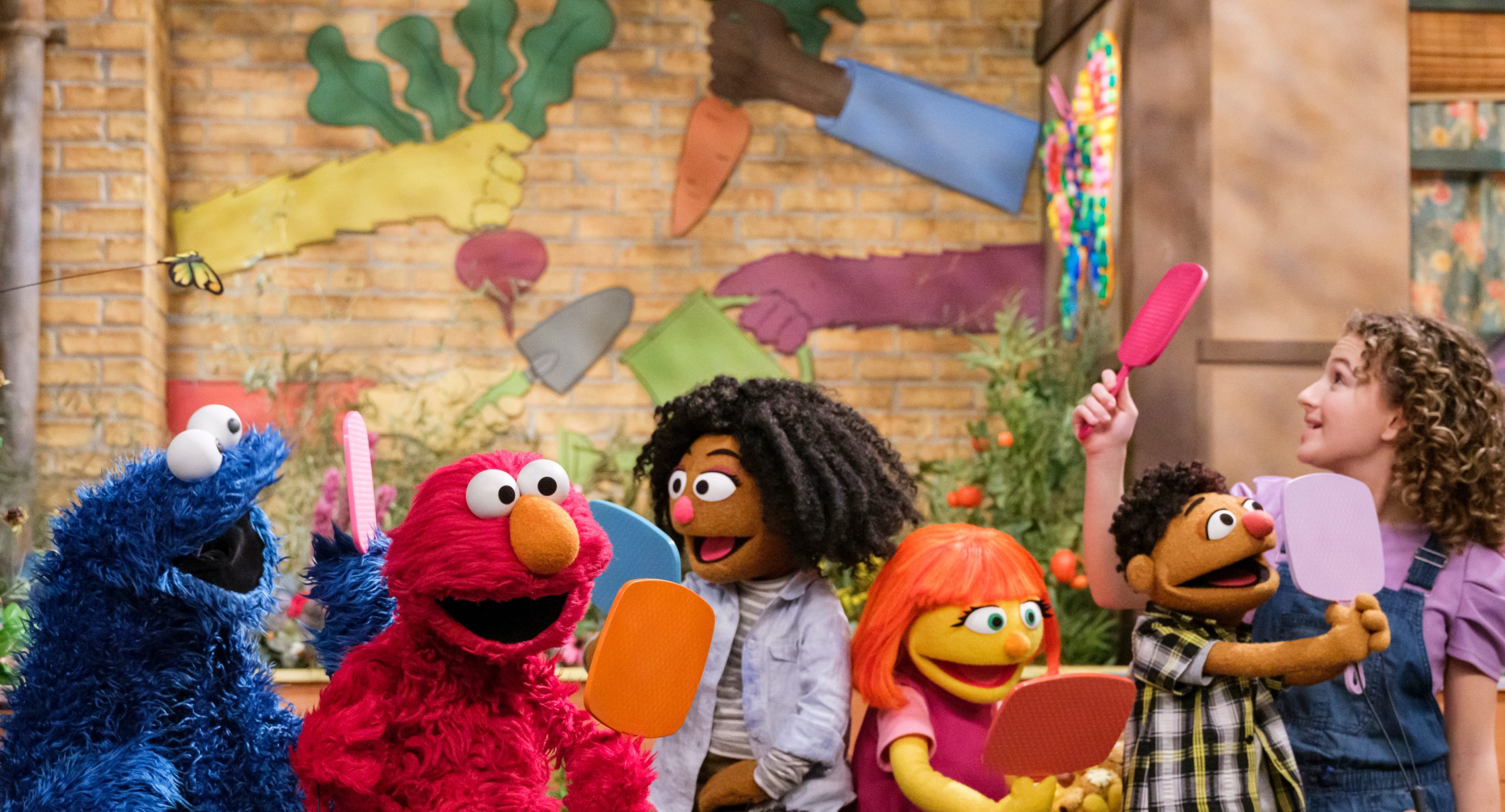 Bulldog Announces New Sesame Street Deals as TV Presence Grows - aNb Media,  Inc.