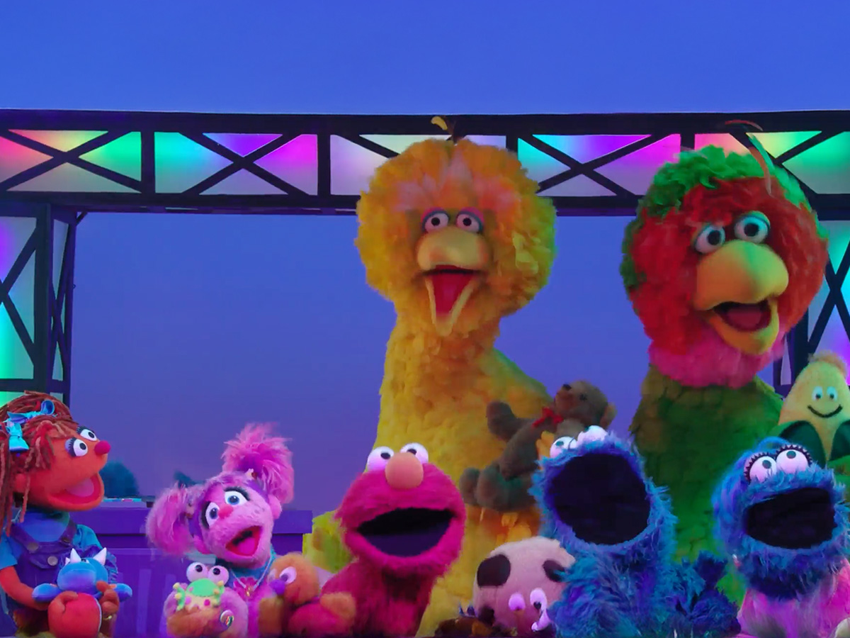 Dance Dance Dance! - Sesame Workshop